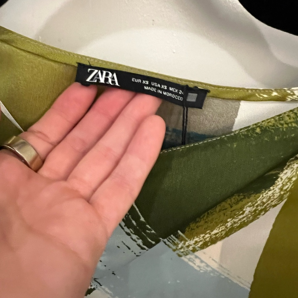 Zara Olive and Cream Abstract Toe Blouse - Picture 4 of 4